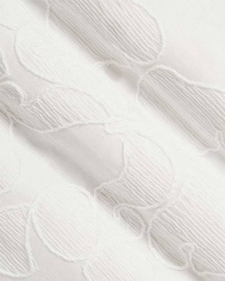 Sleeveless Buttoned-Down Blouse with Eyelet Pattern