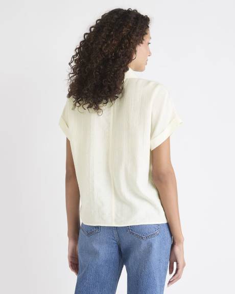 Extended-Sleeve Buttoned-Down Textured Blouse