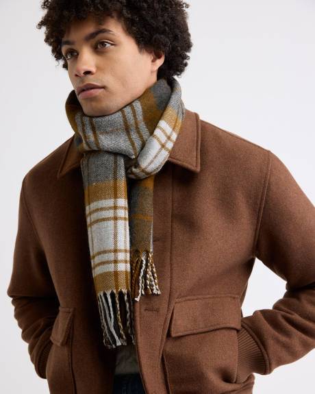 Plaid Scarf with Fringes