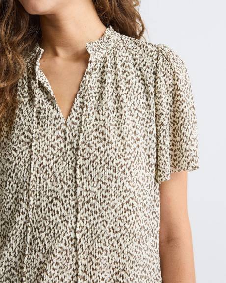 Short-Flutter-Sleeve Split-Neck Top