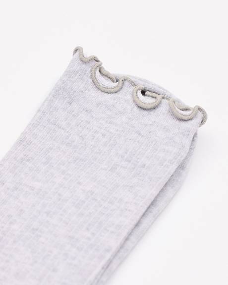 Ribbed Crew Socks with Scalloped Hems