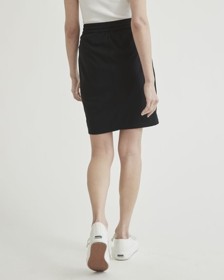 4-Way Stretch Mid-Rise Short Skirt