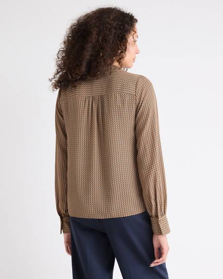 Silky Crepe Long-Sleeve Buttoned-Down Blouse