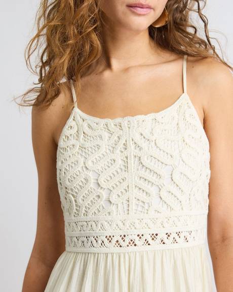 Robe Midi Sans Manches en Mailles Crochet&eacute;es et Mousseline