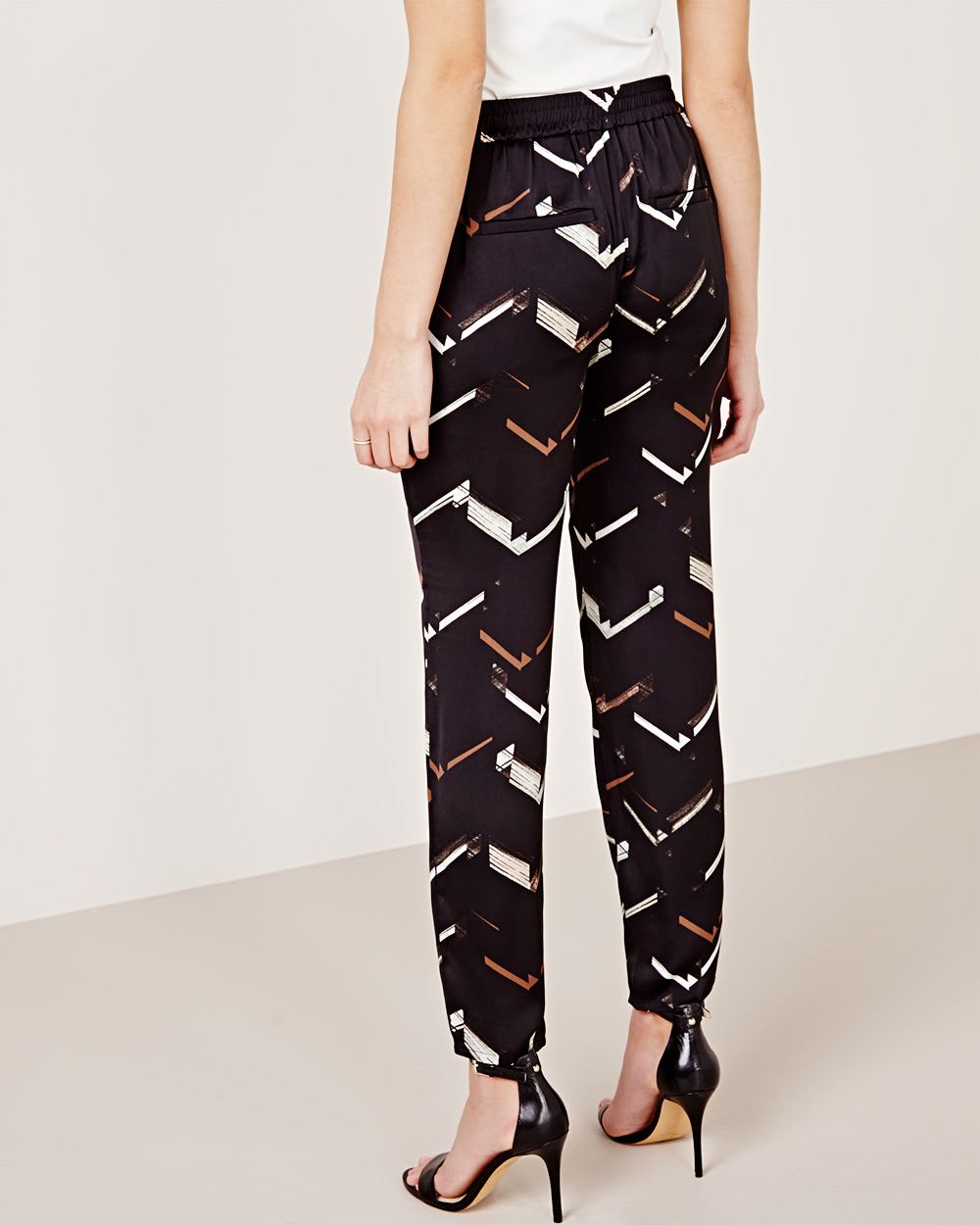 Flowy tapered pant with print RW&CO.