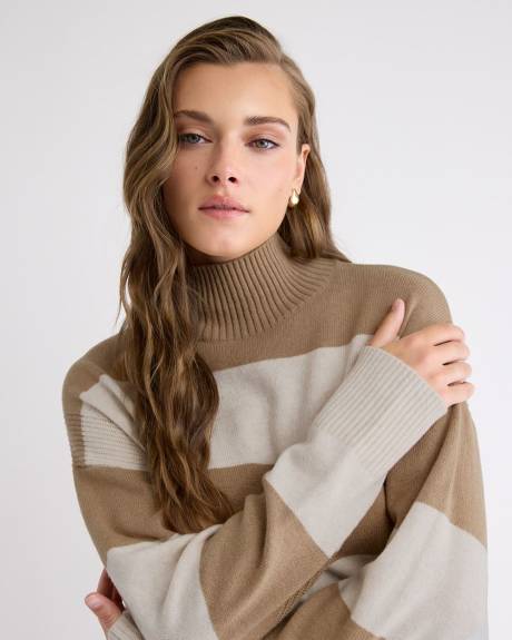 Pull Laine Mérinos à Manches Longues et Col Entonnoir