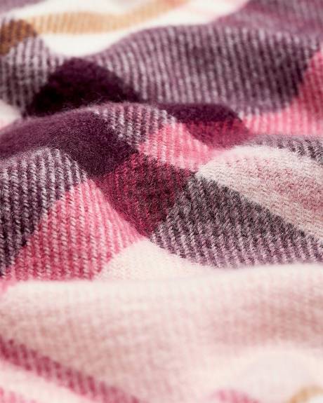 Plaid Scarf with Fringes