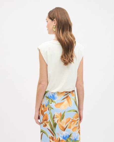 Sleeveless Bubble Crop Top with Shoulder Pads