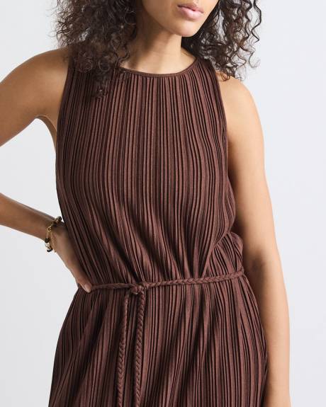 Sleeveless Pleated Maxi Dress