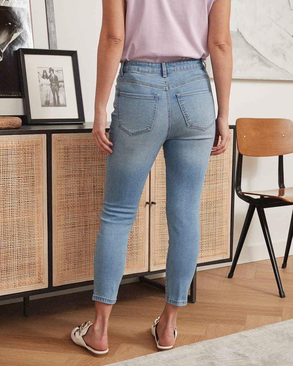 Light Wash HighRise Natalie Jegging 25" RW&CO.