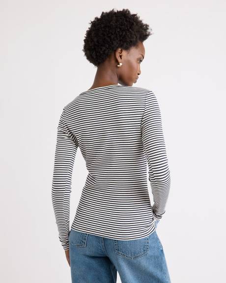Long-Sleeve Crew-Neck Fitted Ribbed Tee