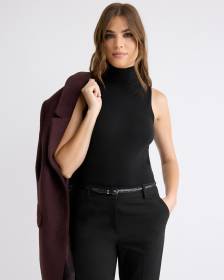Sleeveless Turtle-Neck Sweater