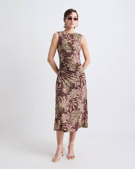 Sleeveless Crew-Neck Midi Dress with Shirred Seam