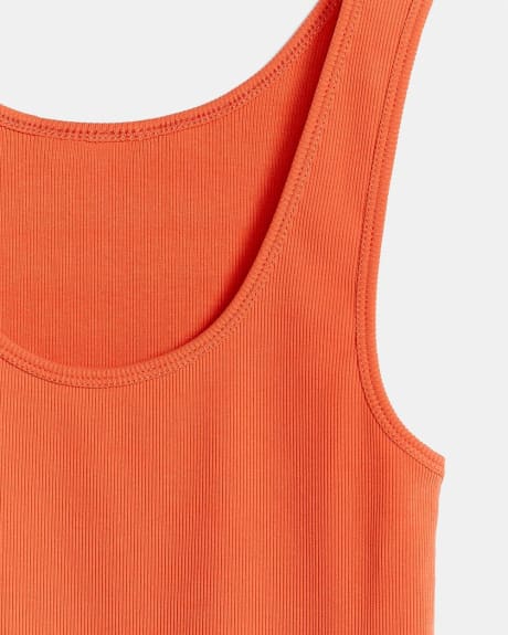 Fitted Scoop-Neck Ribbed Tank Top
