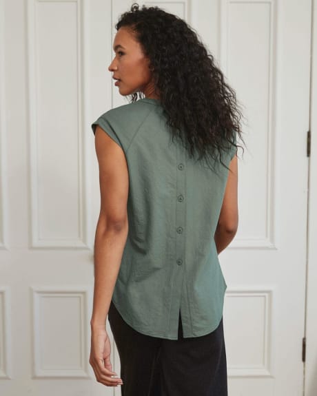 Pique Crew Neck Short Sleeve Tunic with Back Buttons