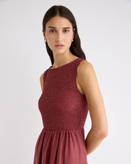 Sleeveless Textured Midi Dress