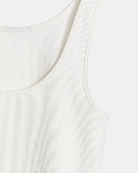 Fitted Scoop-Neck Ribbed Tank Top