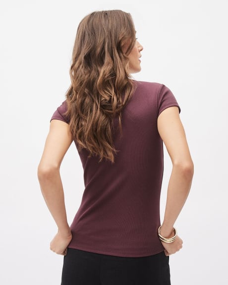 Short-Sleeve Ribbed Bodycon T-Shirt with Crew Neckline
