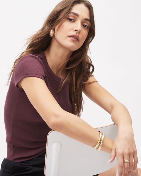 Short-Sleeve Ribbed Bodycon T-Shirt with Crew Neckline