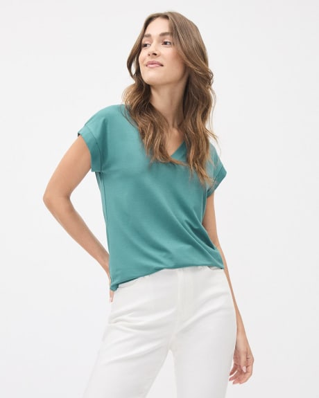 Relaxed-Fit Extended-Sleeve V-Neck Tee