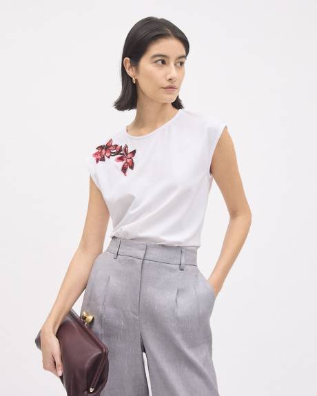 Extended-Sleeve Crew-Neck Top with Flower Embroidery