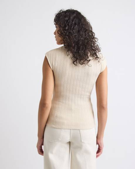 Haut Sans Manches et Col D&eacute;gag&eacute; avec Anneau en M&eacute;tal