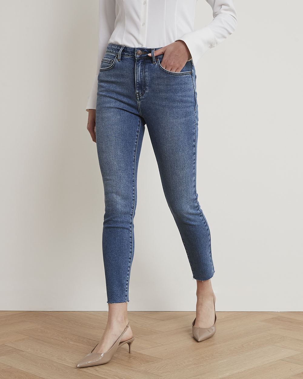 Vintage Medium-Wash High-Waisted Skinny Jeans - 28"