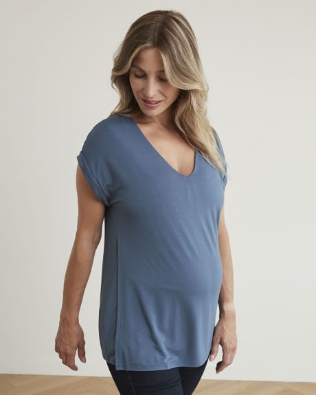 V-Neck Extended Shoulder Nursing T-Shirt - Thyme Maternity