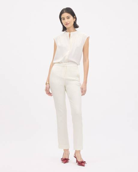 Extended-Sleeve Crew-Neck Buttoned-Down Blouse