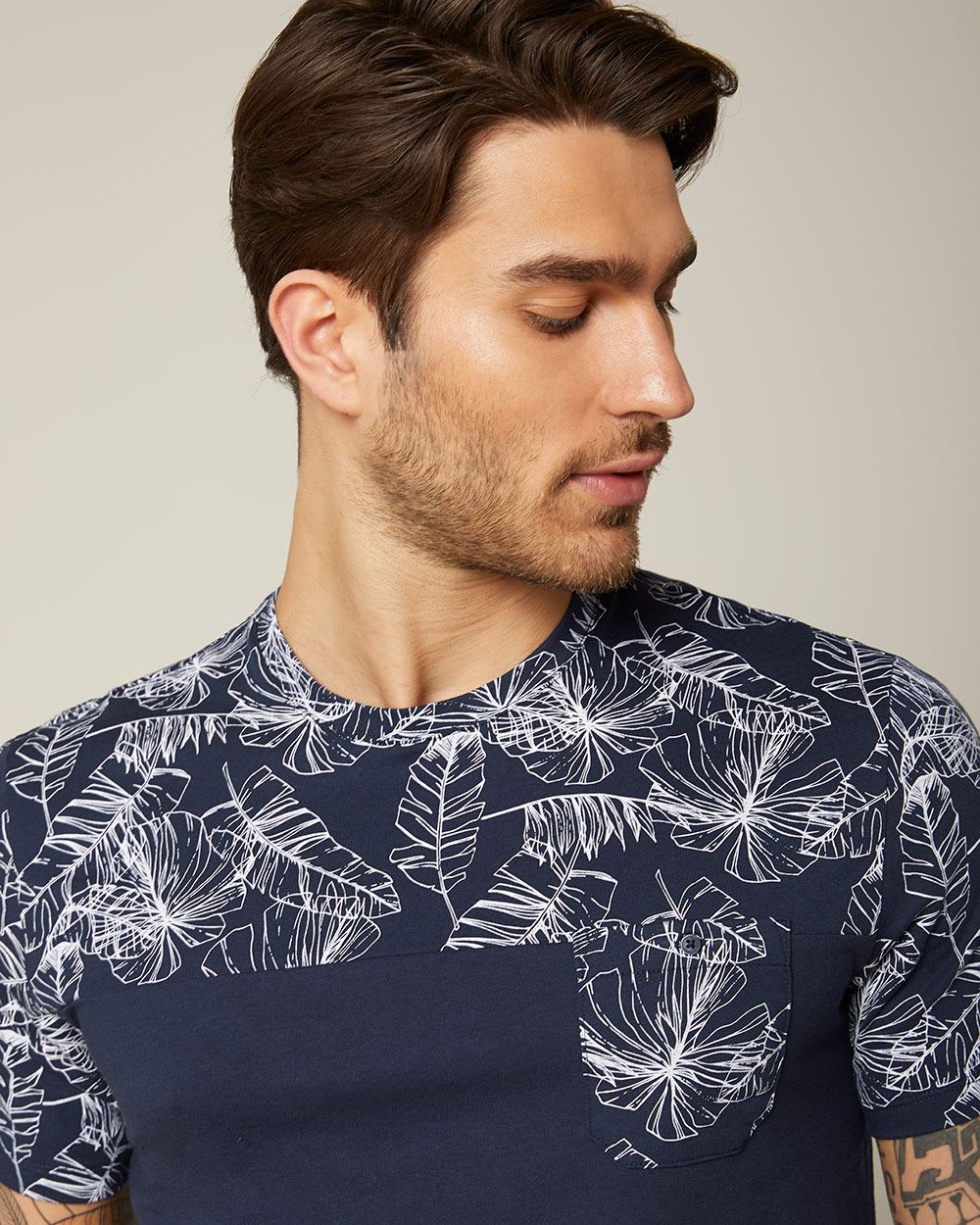 Placement print t-shirt with pocket | RW&CO.