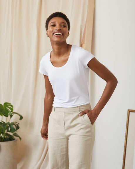 T-Shirt Blanc à Manches Très Courtes et Encolure Dégagée