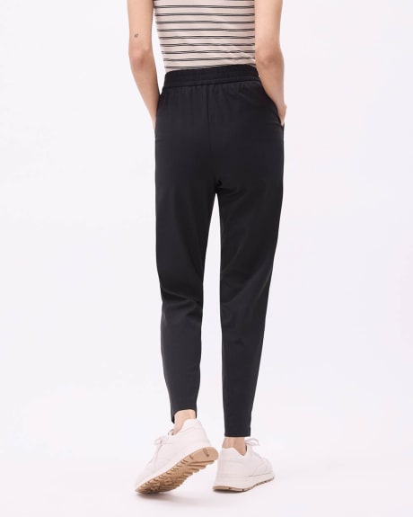 4-Way Stretch Ankle Jogger Pant