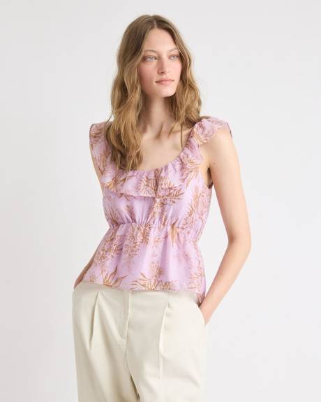 Sleeveless U-Neck Empire-Cut Blouse with Ruffles