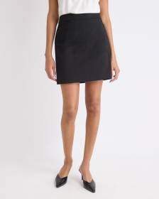Mini-Jupe Indispensable Noire à Coupe Droite
