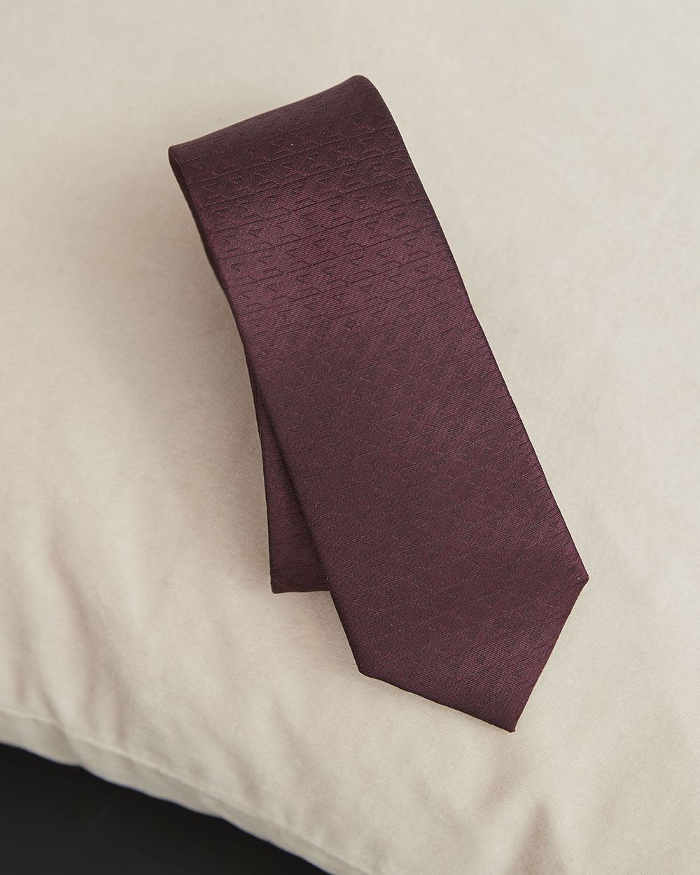 Regular Textured Burgundy Tie