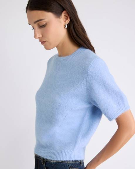 Pull Pelucheux à Manches Courtes et Col Rond