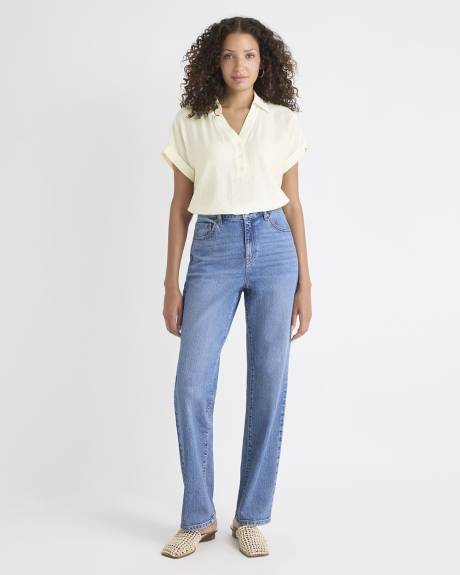 Extended-Sleeve Buttoned-Down Textured Blouse