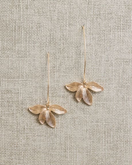 Golden Earrings with Flower Pendants