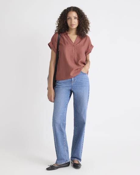 Extended-Sleeve Buttoned-Down Textured Blouse