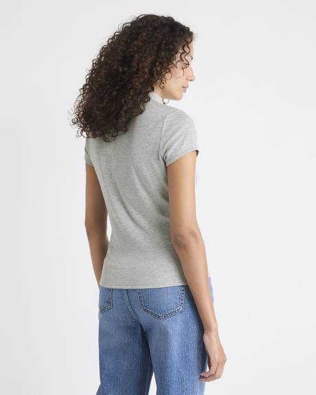 Haut Côtelé à Manches Très Courtes et Col Montant