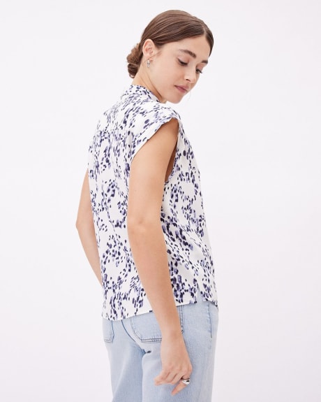 Extended-Sleeve Buttoned-Down Fluid Blouse with Shirt Collar