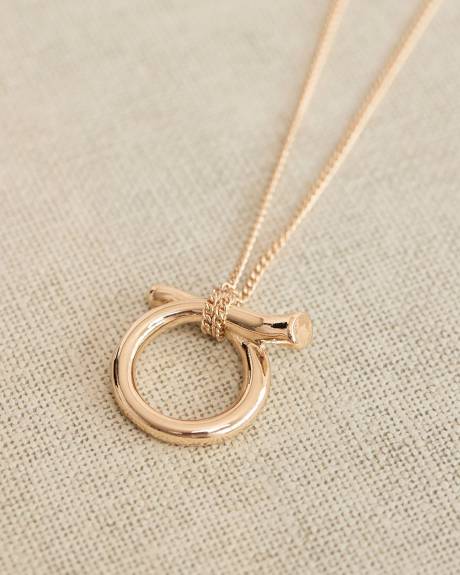 Collier Long avec Pendentif Circulaire