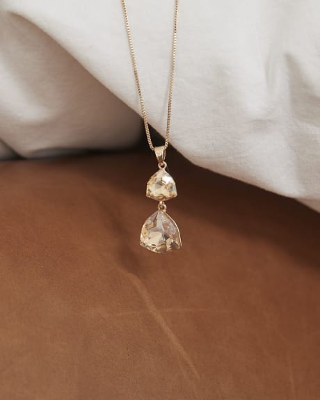 Short Golden Necklace With Glass Stone Pendant