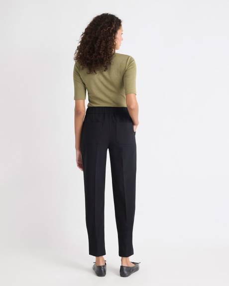 Black Mid-Rise Tapered-Leg Flowy Jogger Pant