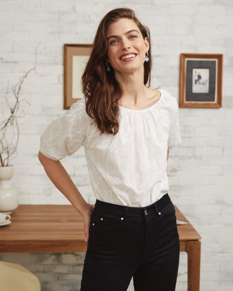 Short Puffy Sleeves Embroidered Blouse