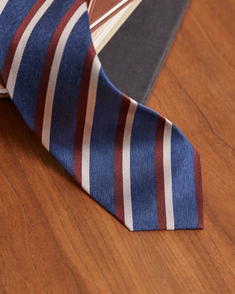 Cravate Régulière Bleue à Rayures