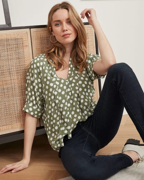 Popover Blouse with Neck Tie and Puffy 3/4 Sleeves