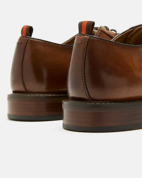 Steve Madden (TM) - Kinetic Leather Dressy Shoe