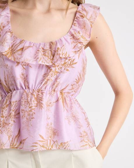 Sleeveless U-Neck Empire-Cut Blouse with Ruffles