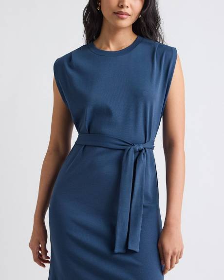 Extended-Sleeve Dress with Removable Belt